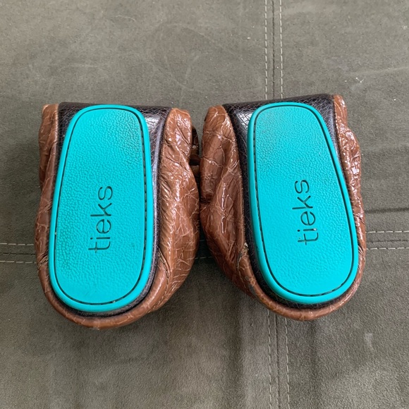 Sienna Brown Tieks - Picture 4 of 9